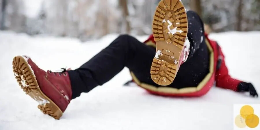Man-slipped-on-snow